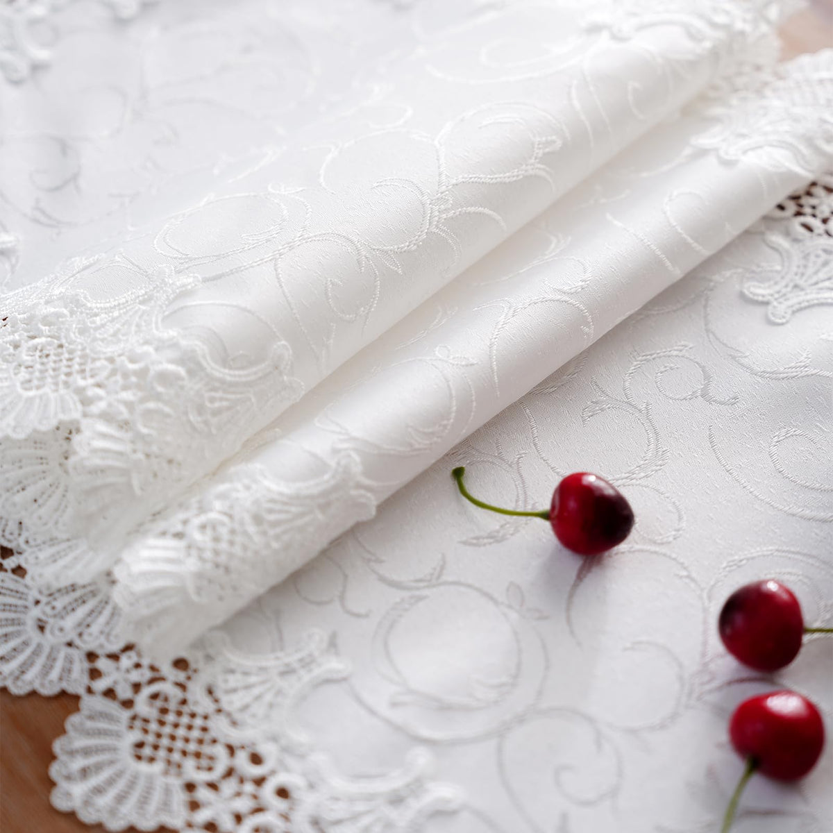 Artbloss White Lace Jacquard Table Runner - view 6
