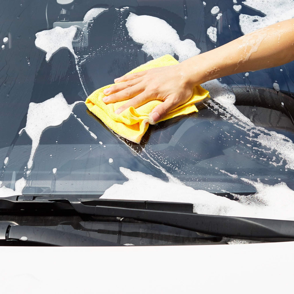 Amazon Basics Microfiber Cleaning Cloths for Cars, Non-Abrasive, Highly Absorbent, Lint and Scratch-Free, Reusable and
