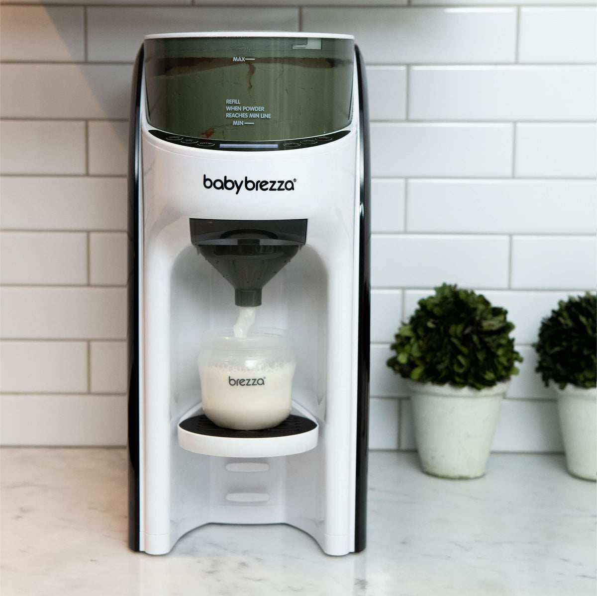 Baby Brezza Formula Pro Advanced Formula Dispenser + Bottle Maker Machine (FRP0046COM)